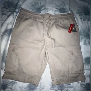 NWT! Beverly Hills Polo Club Shorts (Bermuda length) Women’s Size Large!!